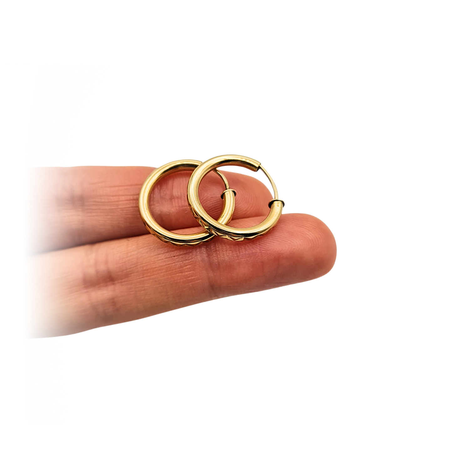 9ct Gold 18mm Hollow Hoop Earrings Zig Zag Pattern 9ct