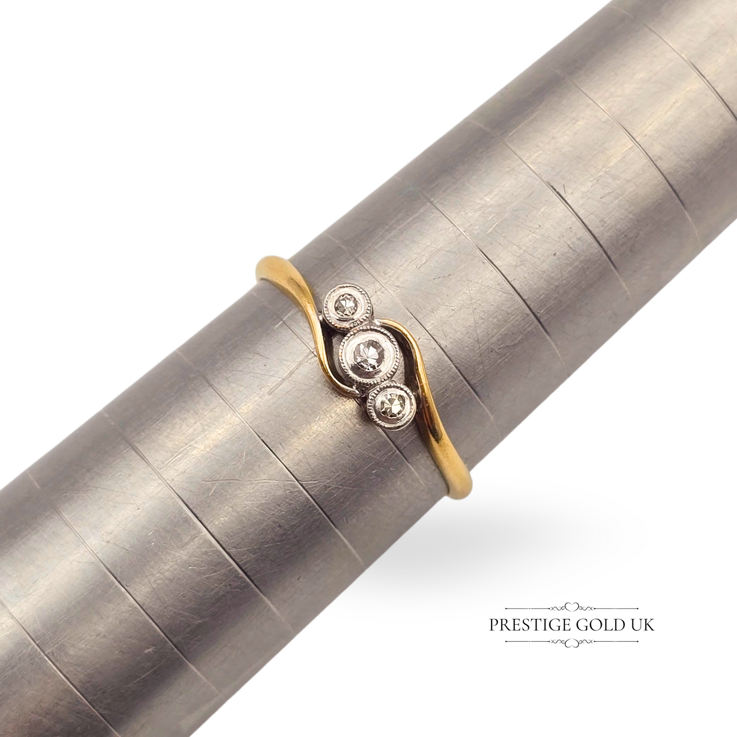 18ct Gold & Platinum Trilogy Diamond Ring, UK O 1/2 US 7 1/2 Euro 56