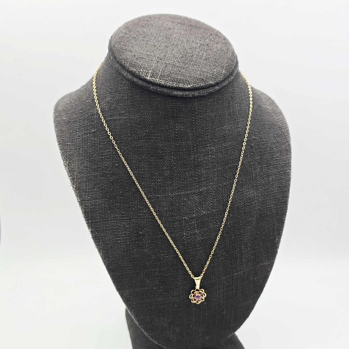 9ct Gold Floral Amethyst Pendant Necklace 18" Chain