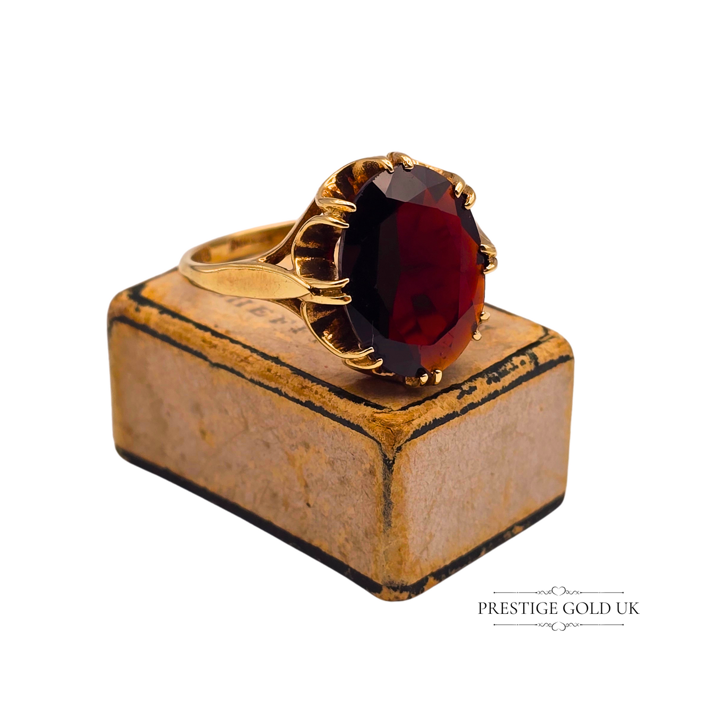 9ct Gold Garnet Ring, Large Oval Cut Stone, London 1979, UK S / US 9