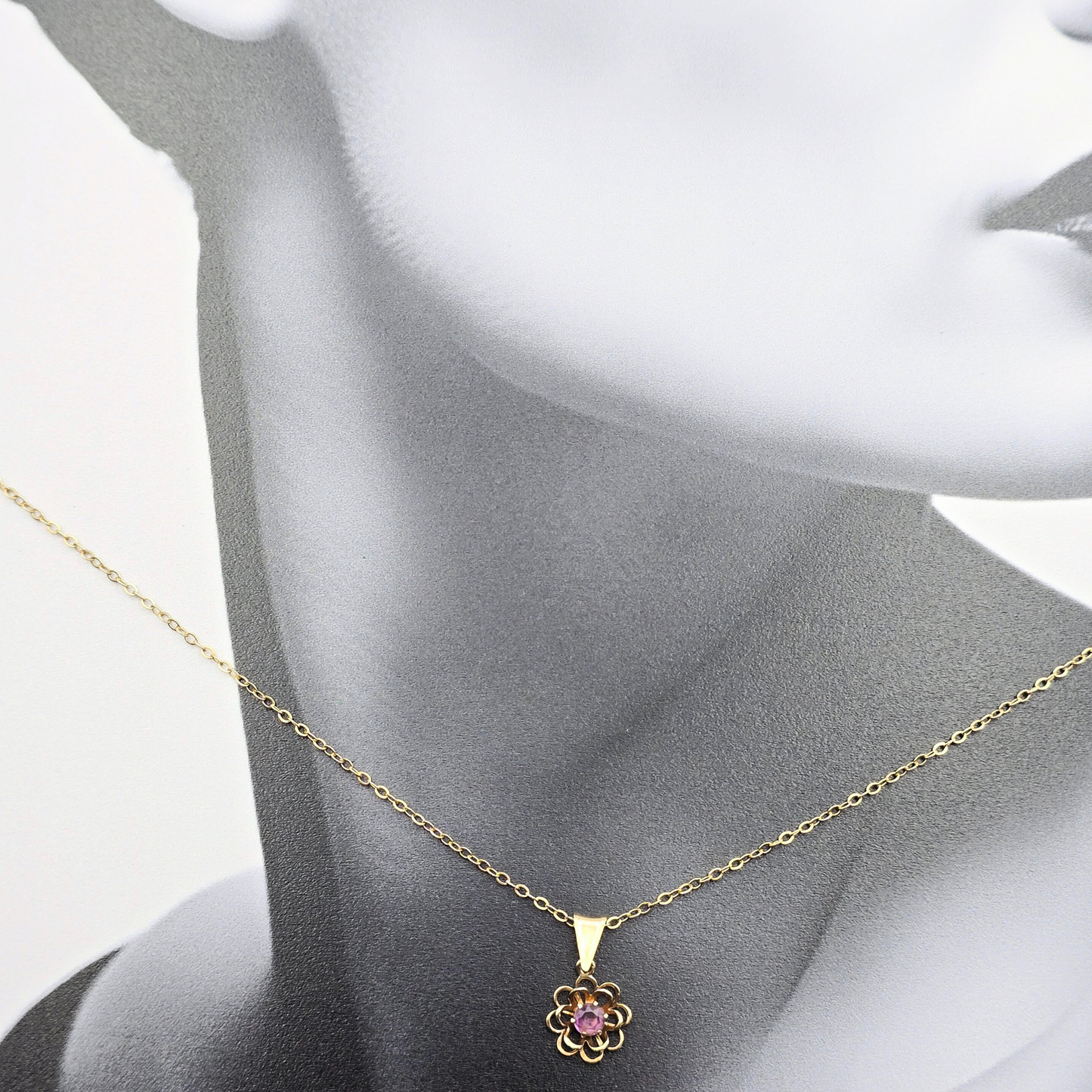 9ct Gold Floral Amethyst Pendant Necklace 18" Chain