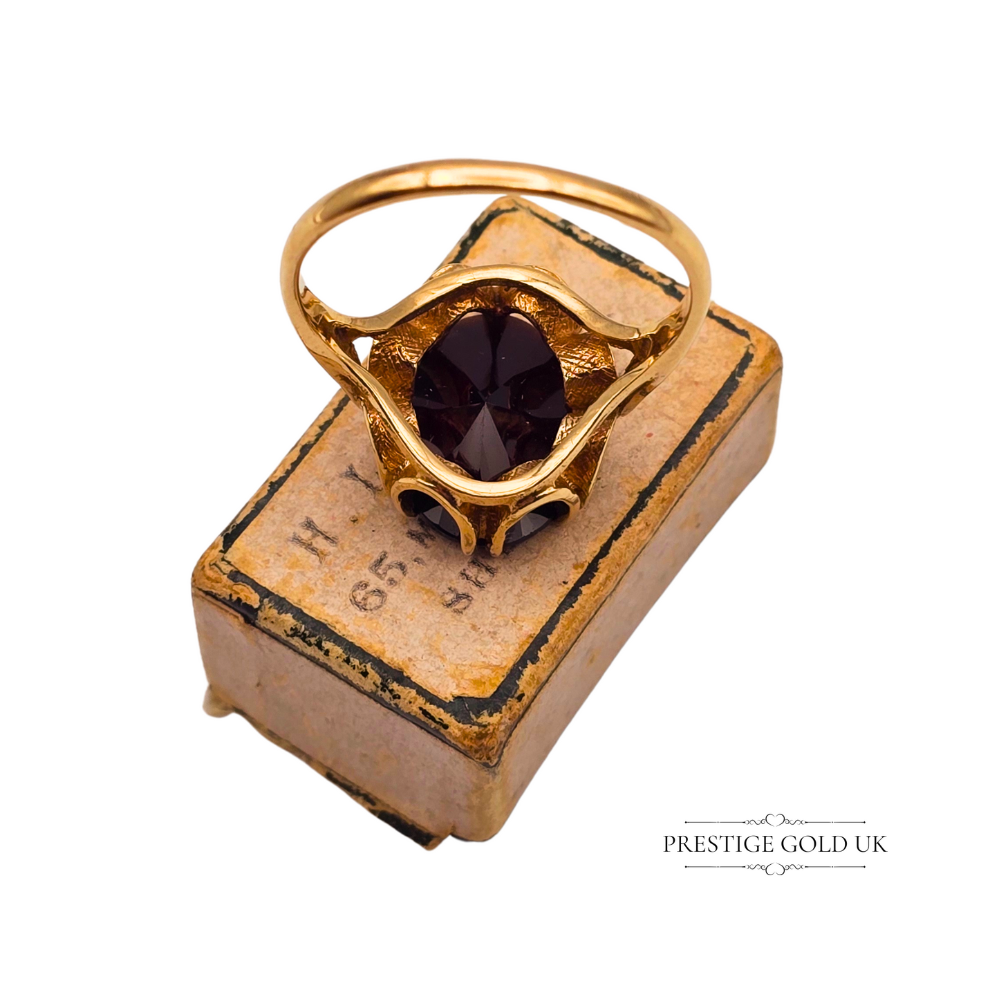 9ct Gold Garnet Ring, Large Oval Cut Stone, London 1979, UK S / US 9