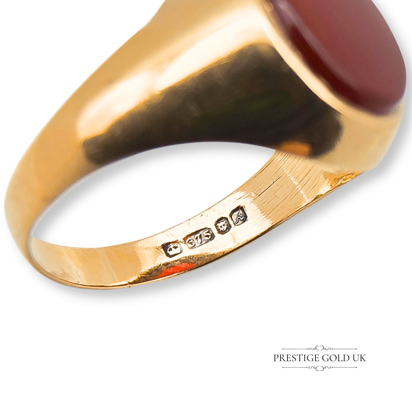Tiny 9ct Gold Carnelian Signet Ring, Hallmarked London 1975, UK K 1/2 US 5 1/2