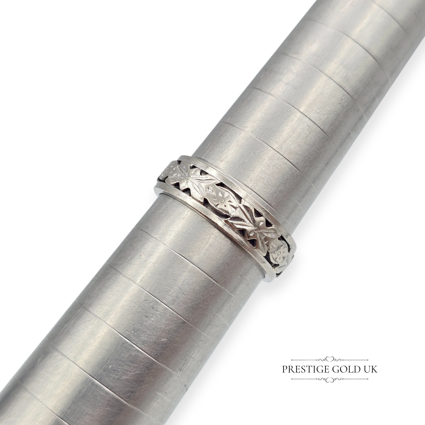 18ct White Gold Floral Hollow Ring, Fully Hallmarked London 1957, Size UK N US 6 3/4