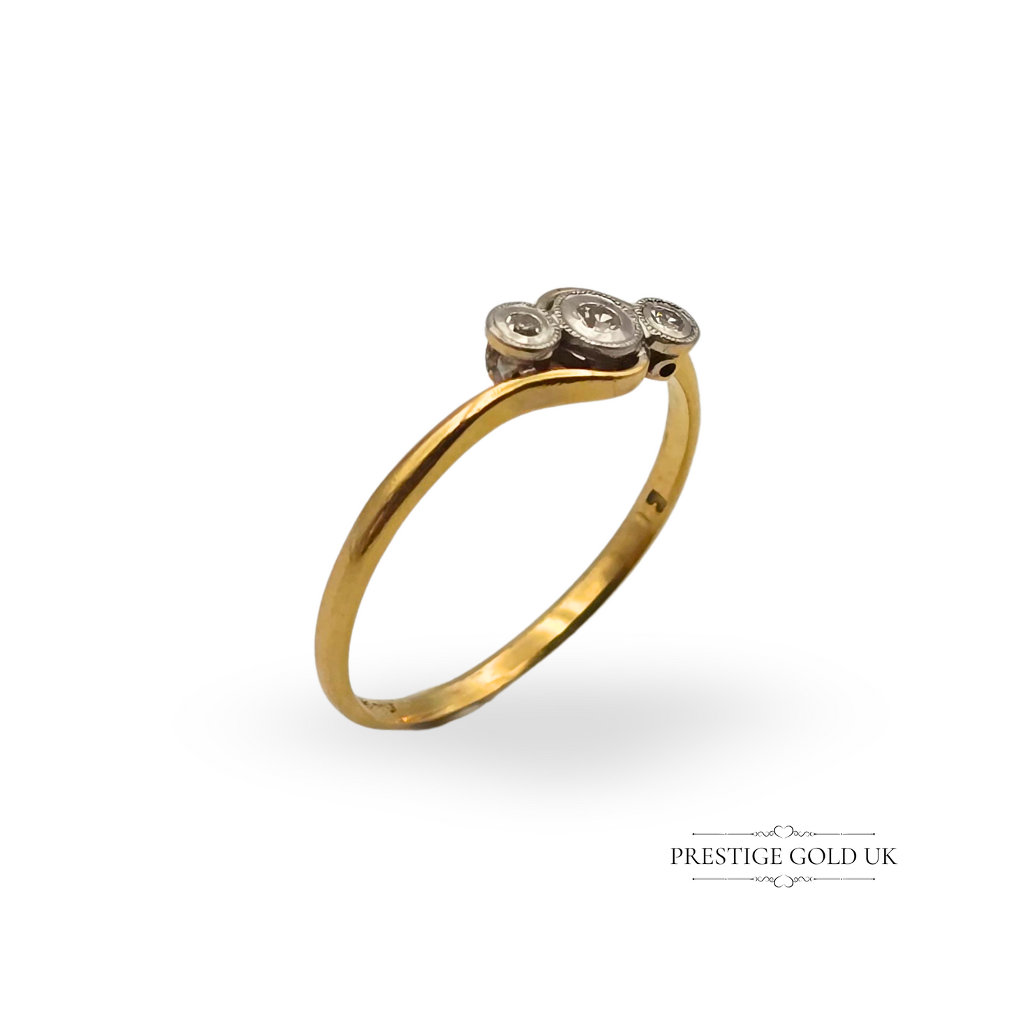 18ct Gold & Platinum Trilogy Diamond Ring, UK O 1/2 US 7 1/2 Euro 56