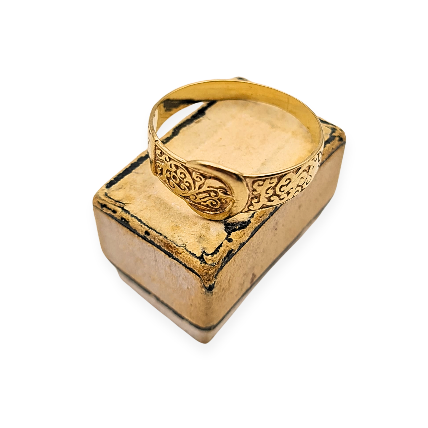 9ct Gold Buckle Ring 8mm Hallmarked UK V US 10.5
