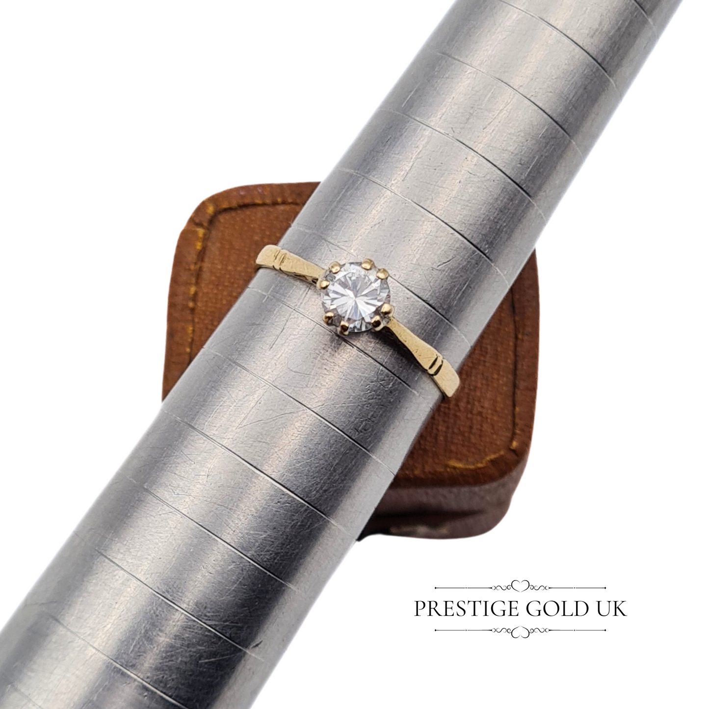 Vintage 9ct Gold CZ Solitaire Ring - Size UK O 1/2 US 7 1/2 Euro 56
