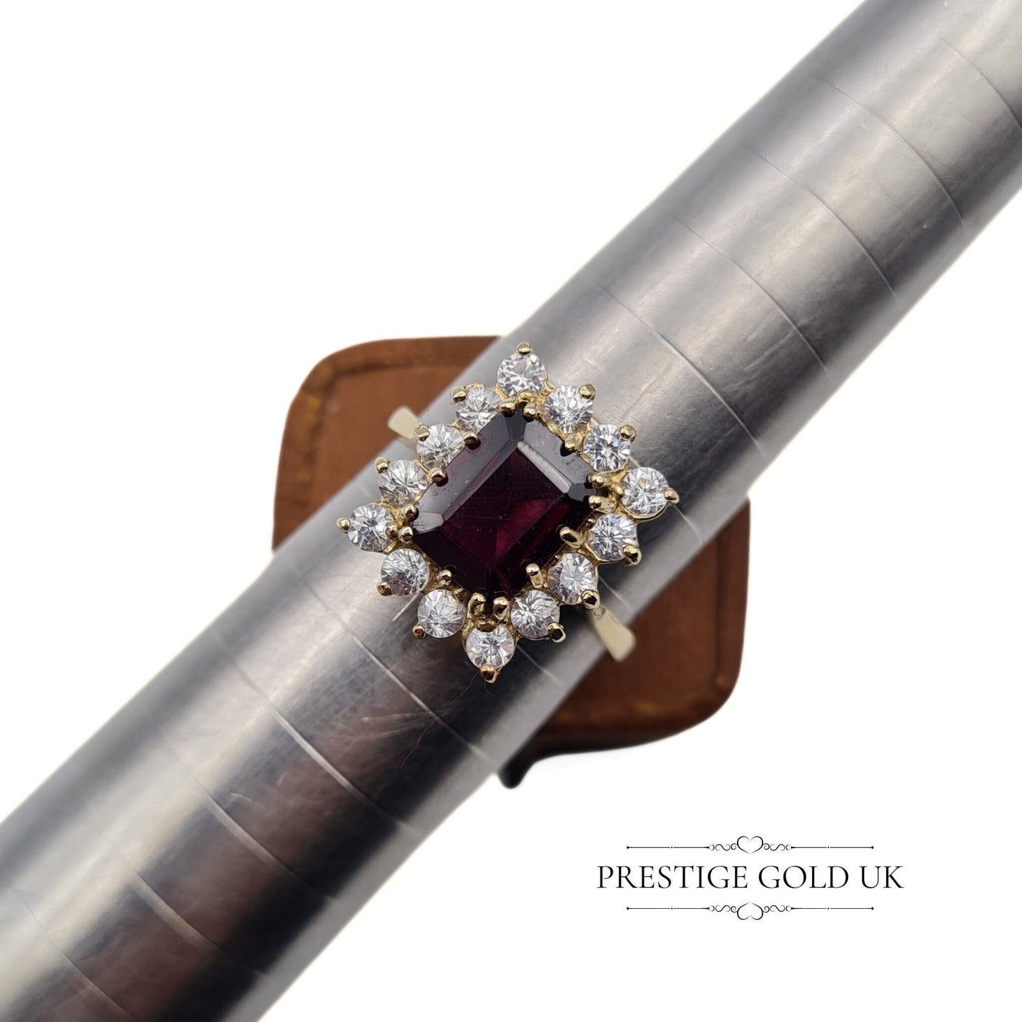 Vintage 9ct Gold Garnet & CZ Statement Ring - UK O 1/2, US 7 1/2, Euro 55.5