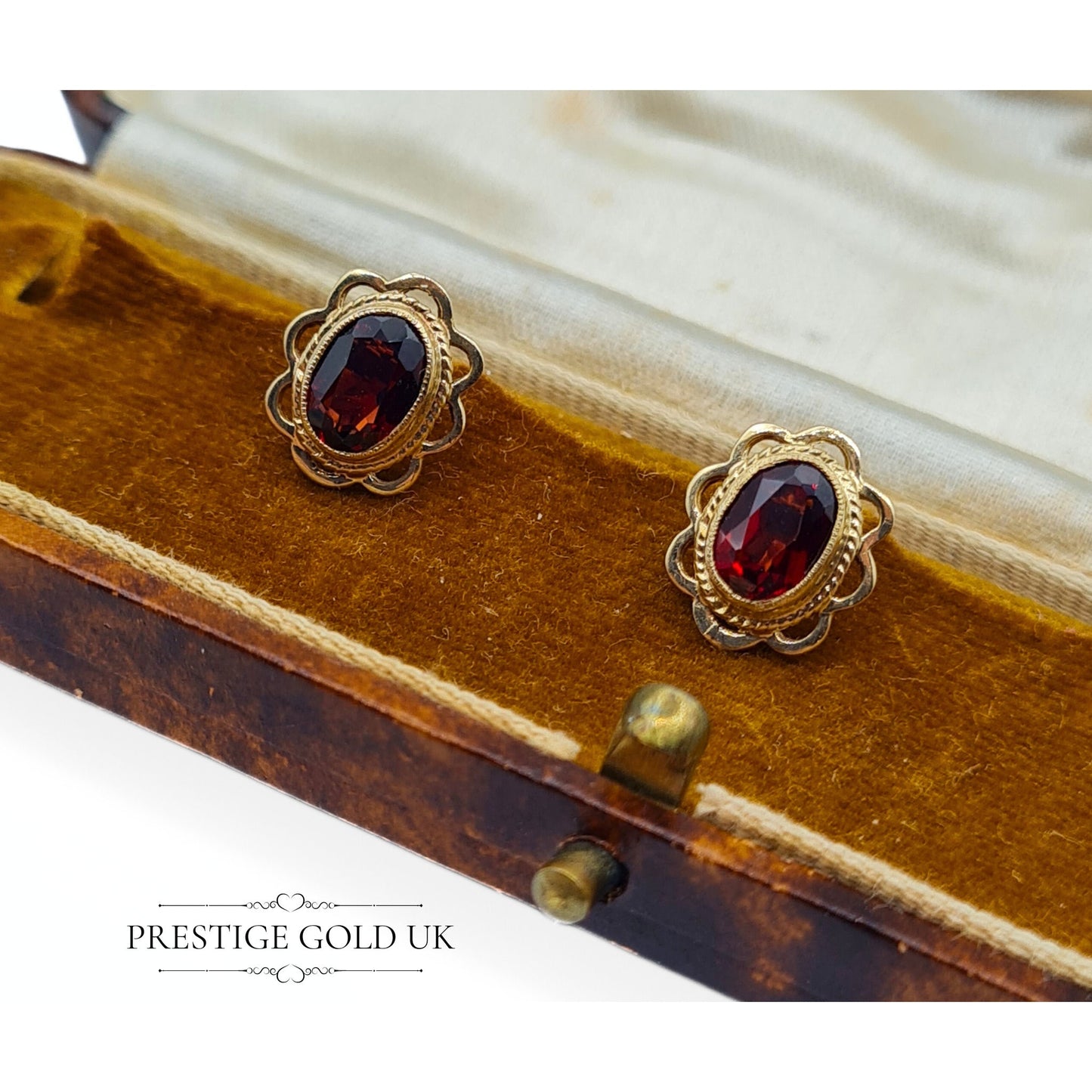 Vintage Gold Ornate Garnet Stud Earrings in 9ct Gold
