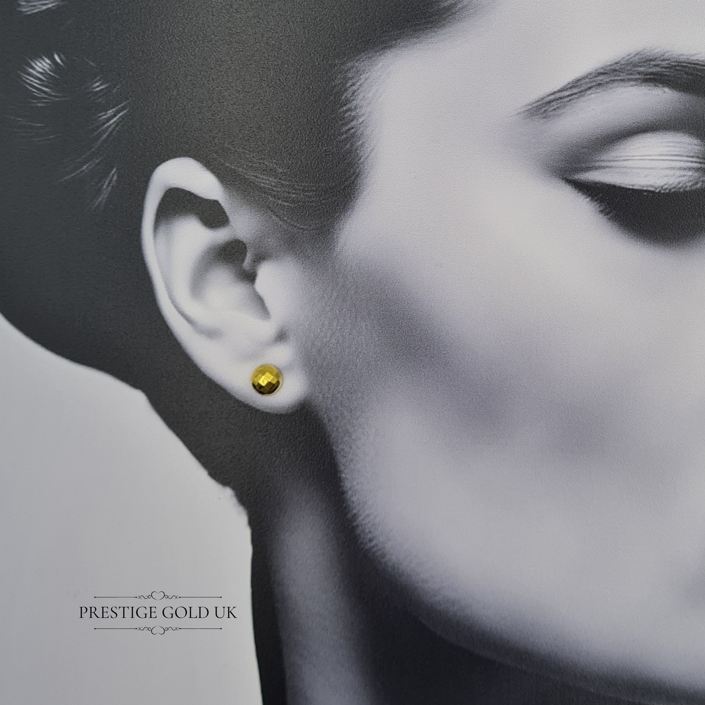 9ct Gold Round Geometric Stud Earrings with Butterfly Backs