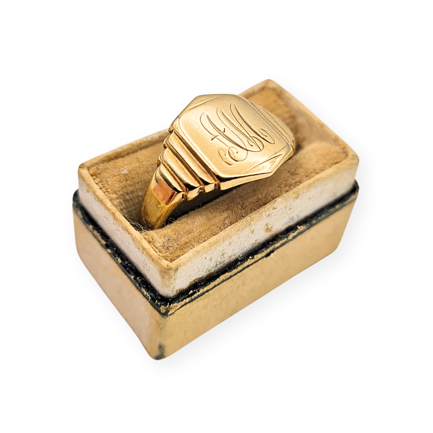 Large 9ct Gold Engraved Signet Ring UK Q US 8 1/4