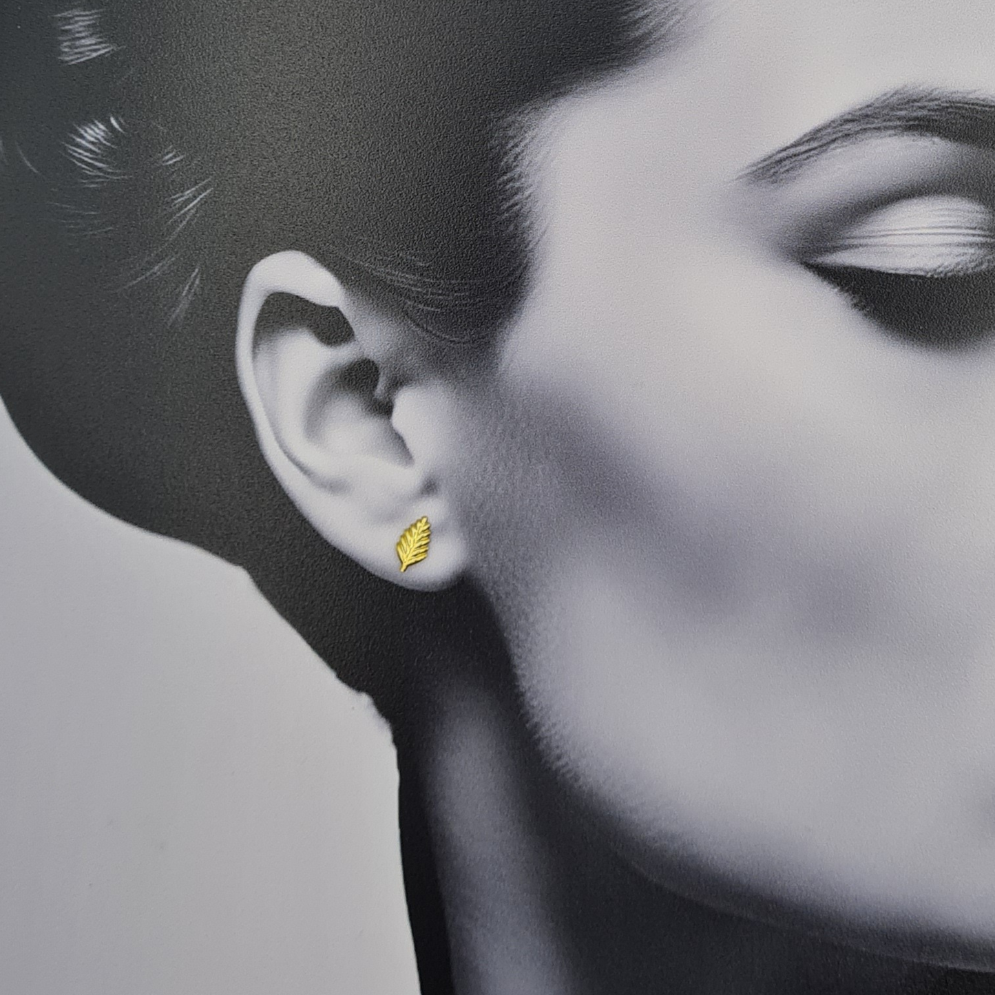 9ct Gold Leaf Earrings, London 1981, Studs, Andralock