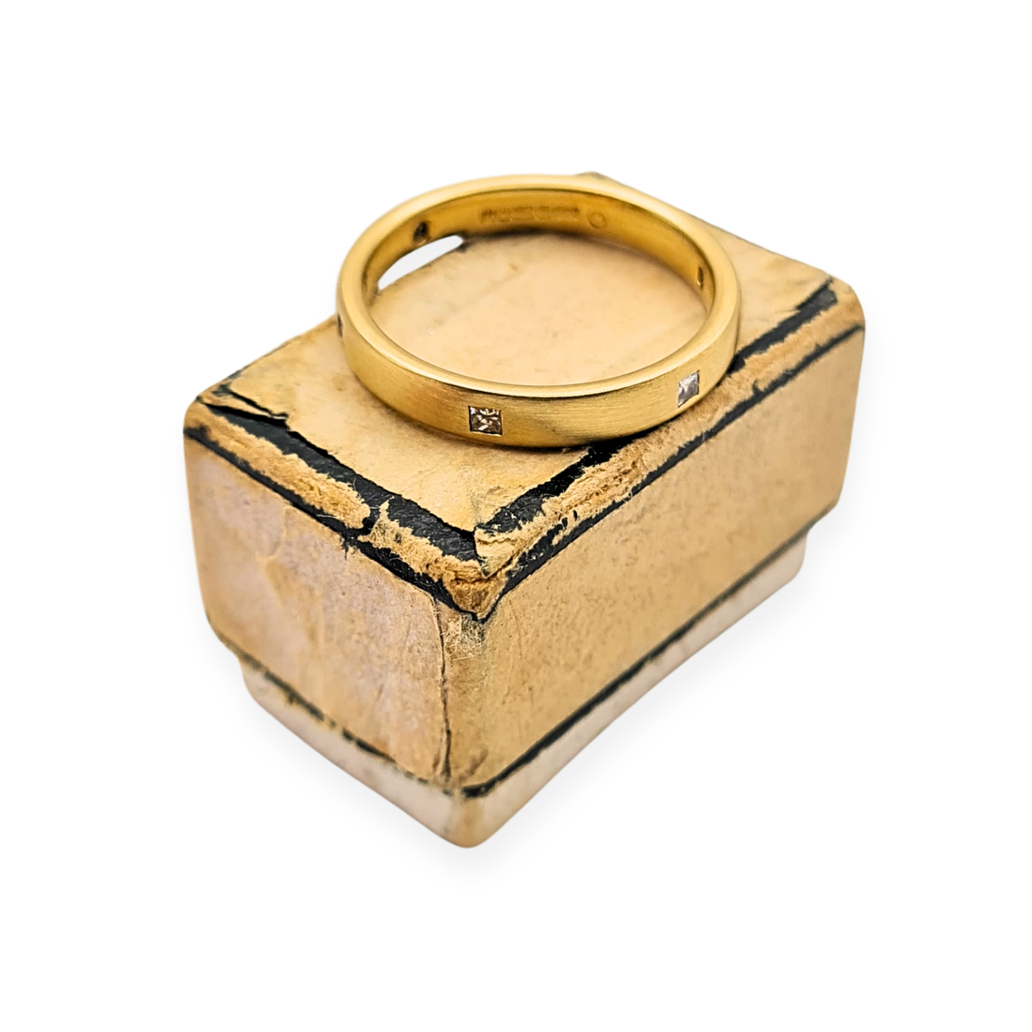 18ct Gold Diamond Wedding Band, London 1959, UK K