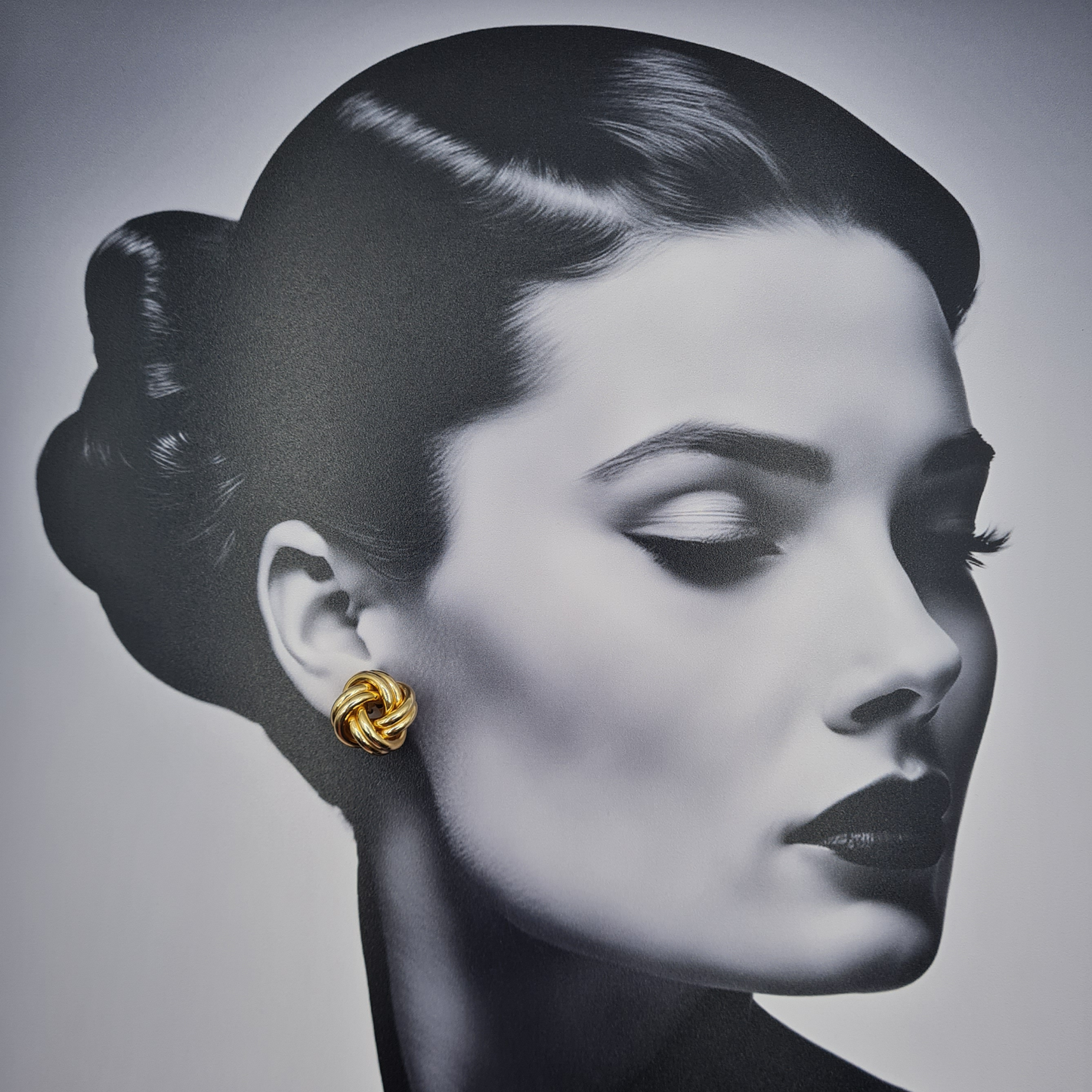 Amazing Huge 9ct Gold UnoAErre Twist Knot Earrings.