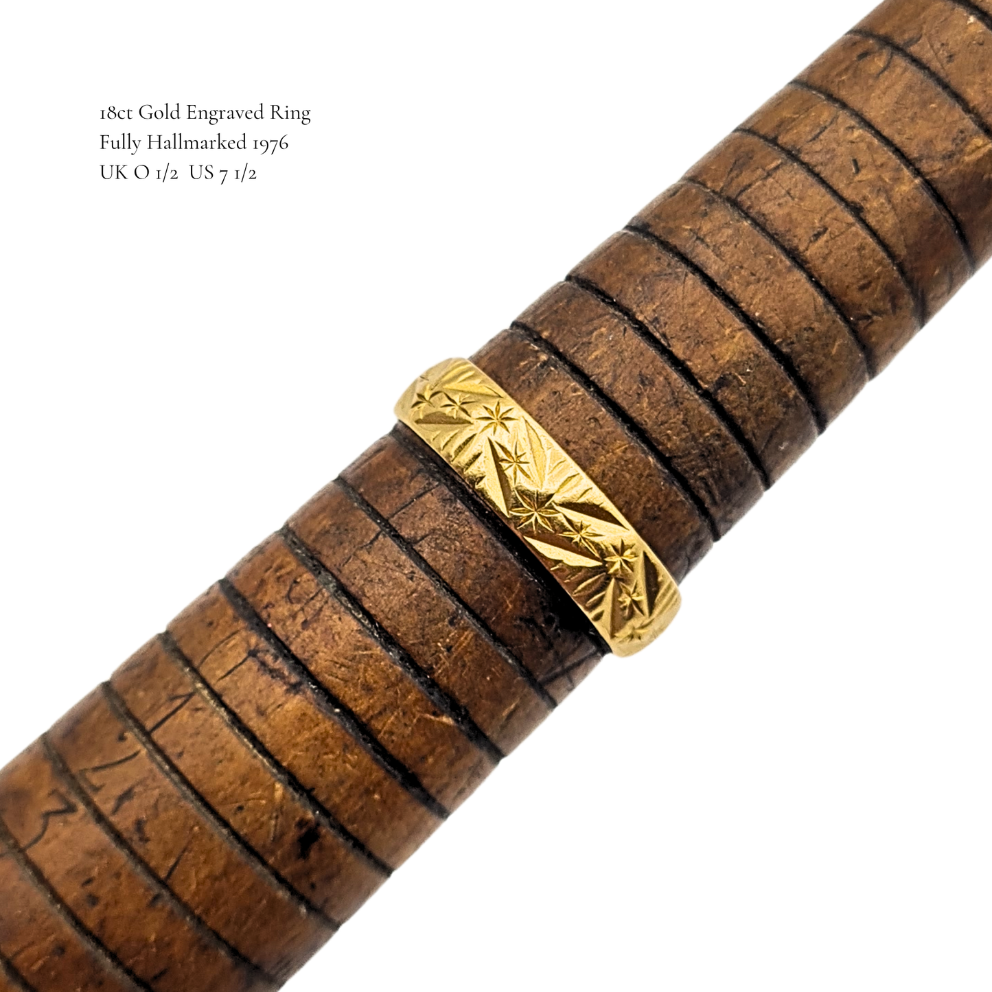 18ct Gold Engraved Wedding Band 1976 Hallmarked Star Pattern UK O1/2 US 7.5