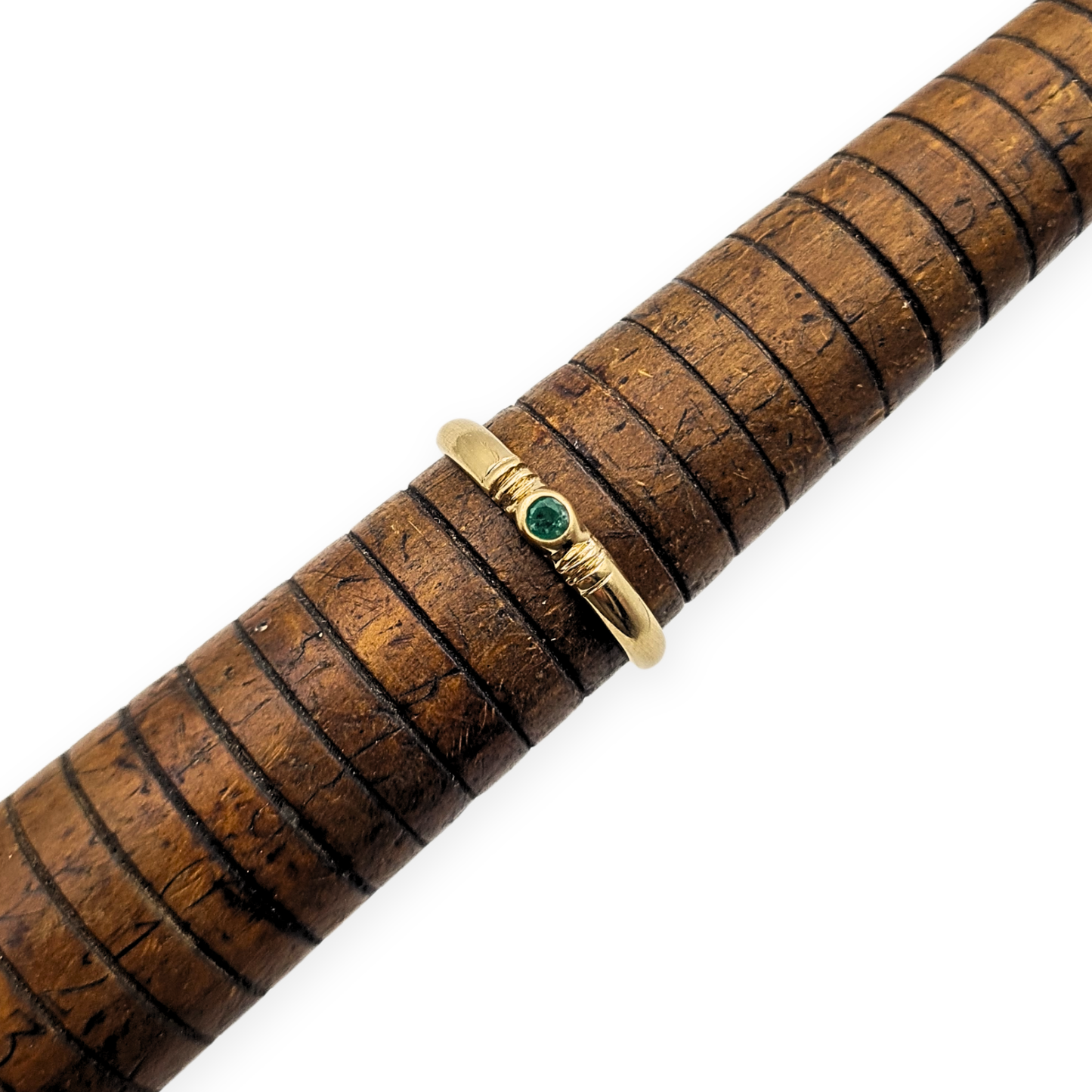 9ct Gold Emerald Ring UK M US 6 1/4 Green Stone Band