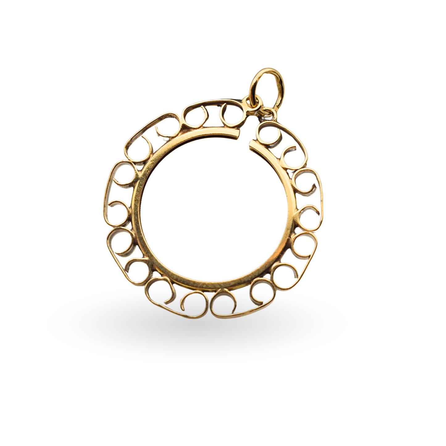 9ct Gold Half Sovereign Mount with Scroll Edge Design