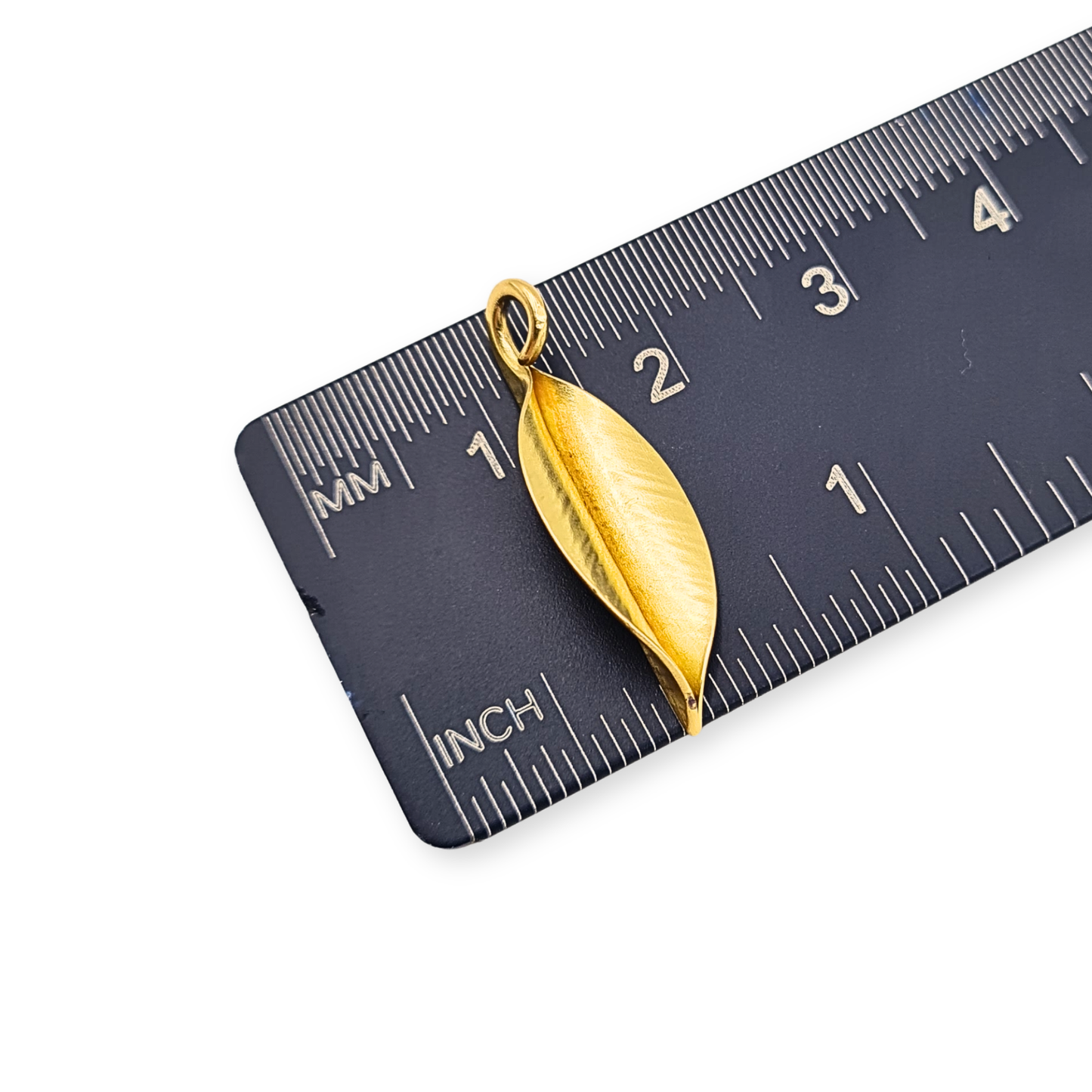 Solid 18ct Gold Leaf Pendant Hallmarked Birmingham 2010 Yellow Gold