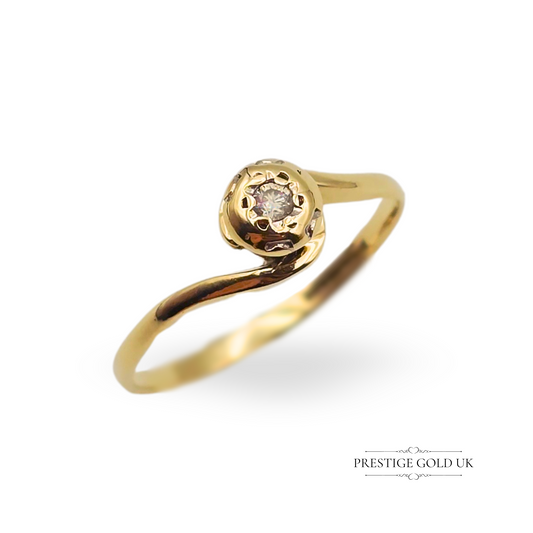 9ct Gold Bezel Set Diamond Twist Ring - Size UK N 1/2, US 6 3/4
