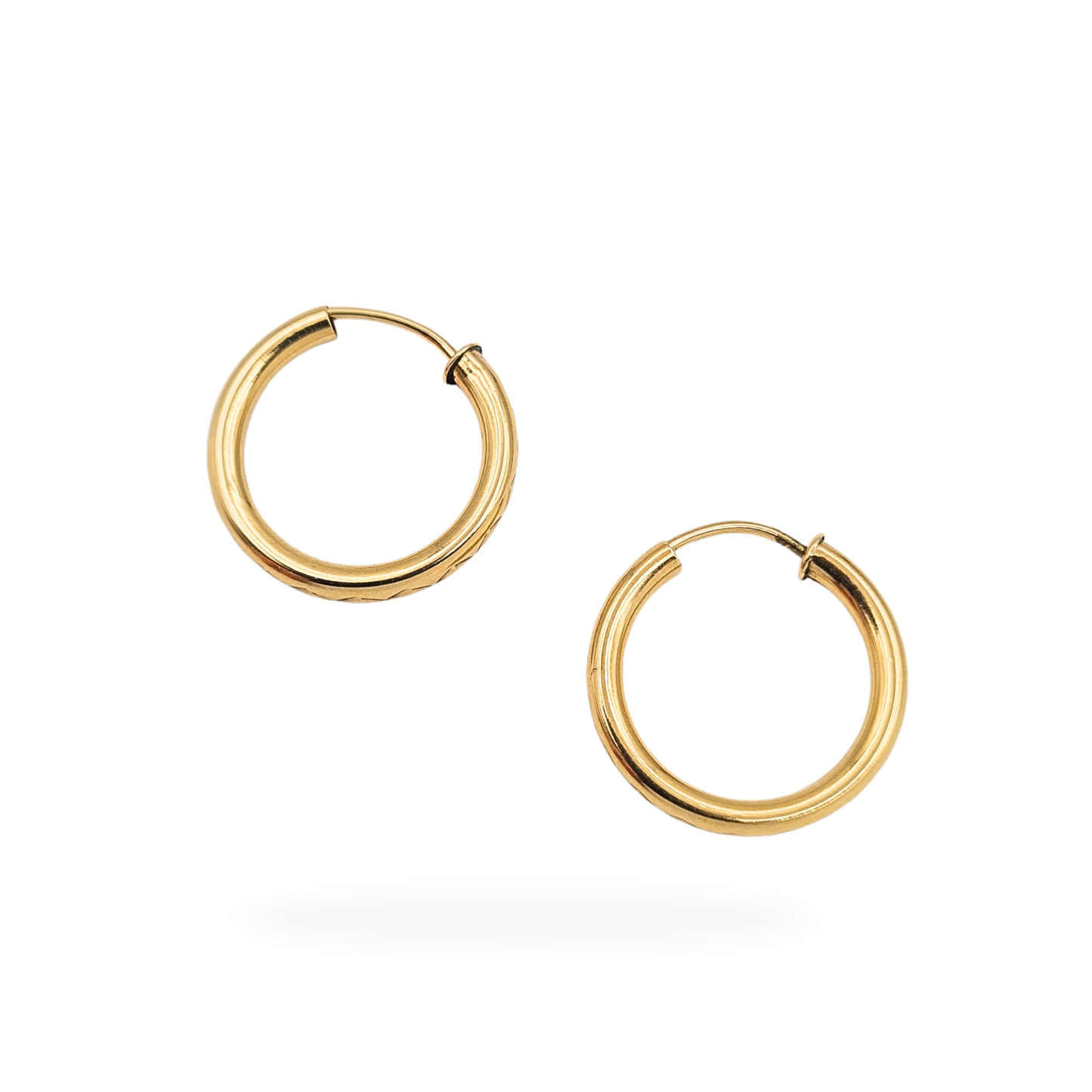 9ct Gold 18mm Hollow Hoop Earrings Zig Zag Pattern 9ct