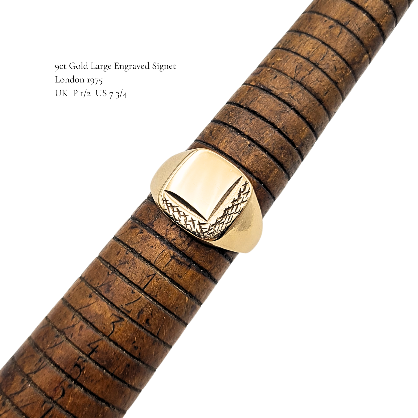 Large Solid Gold Signet Ring London 1975 9ct Engraved UK P½ US 7.75