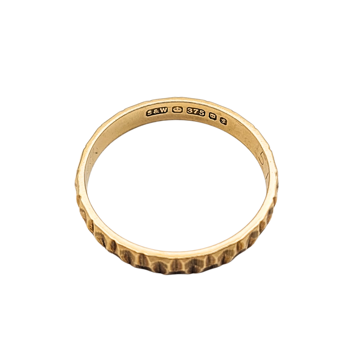 9ct Gold Engraved Band, London 1981, UK O / US 7.25
