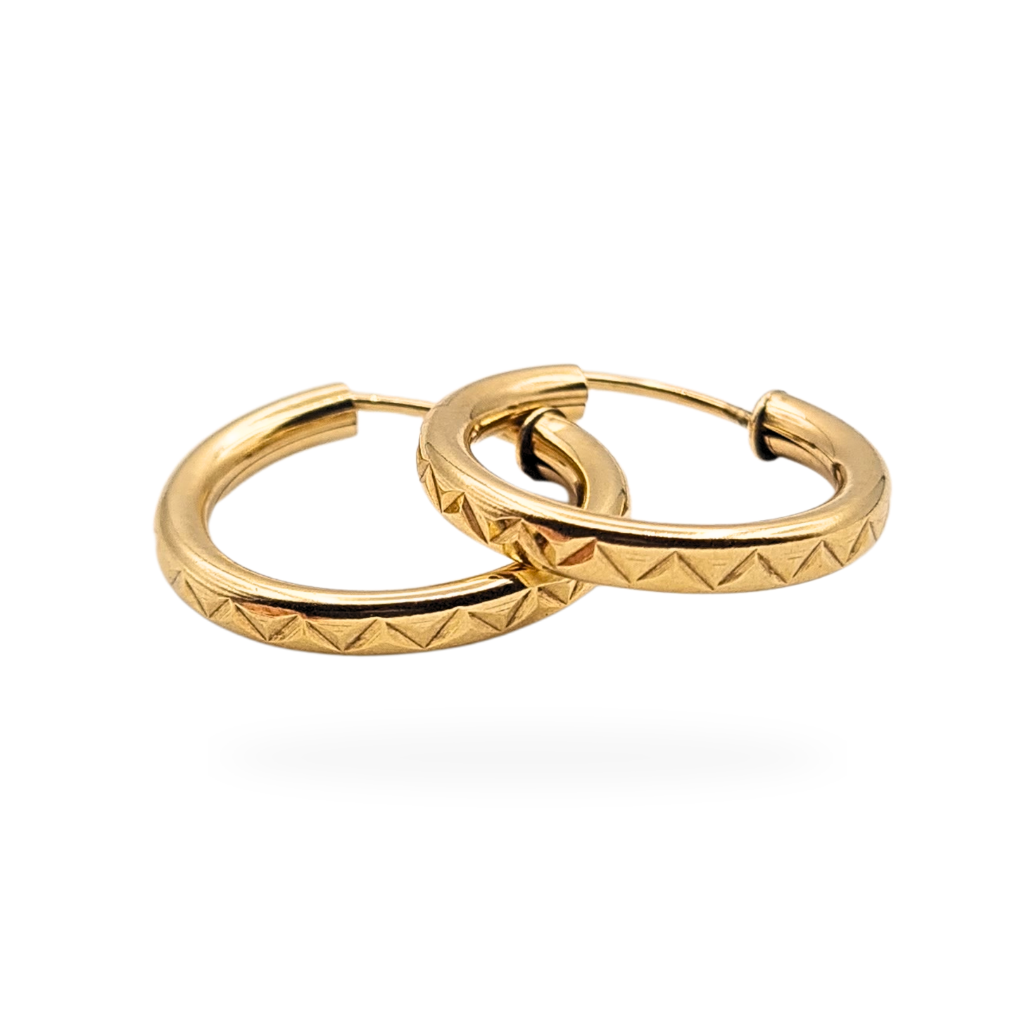 9ct Gold 18mm Hollow Hoop Earrings Zig Zag Pattern 9ct