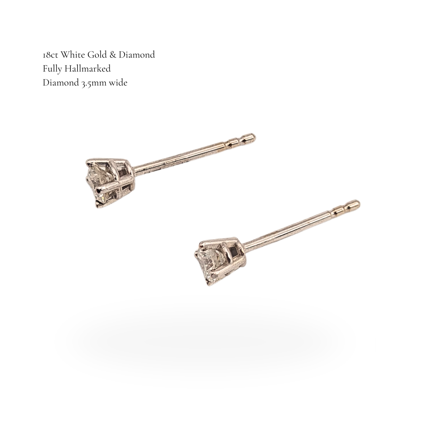 18ct White Gold Diamond Stud Earrings, Round Cut 0.30ct