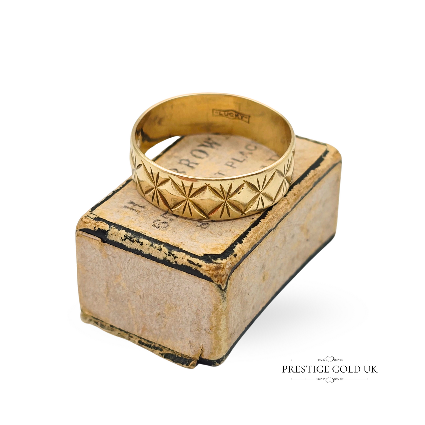 9ct Gold Star Pattern Wedding Band, Engraved “Lucky” Inside, UK O / US 7 1/4