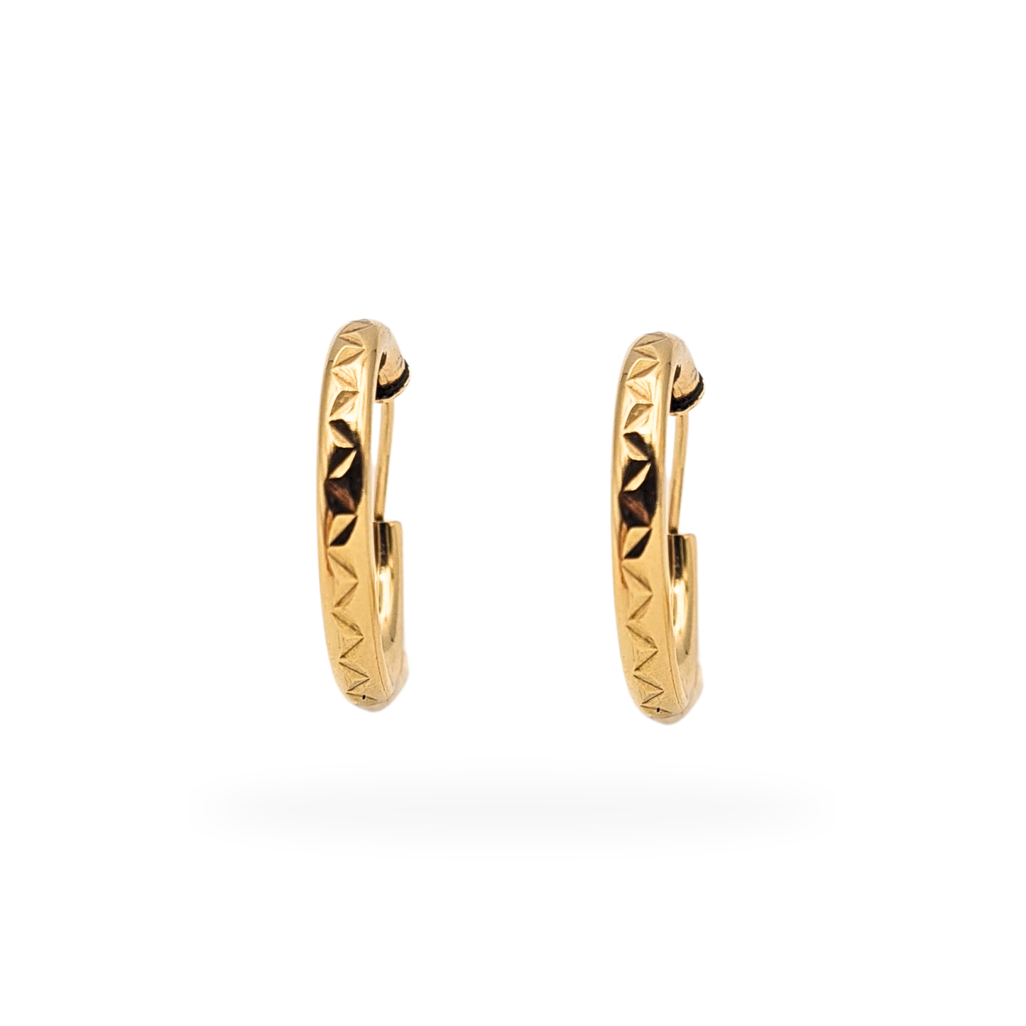 9ct Gold 18mm Hollow Hoop Earrings Zig Zag Pattern 9ct