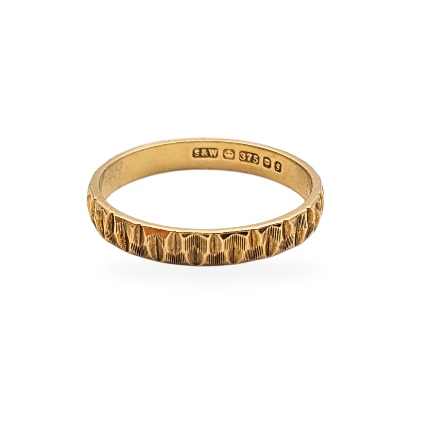 9ct Gold Engraved Band, London 1981, UK O / US 7.25