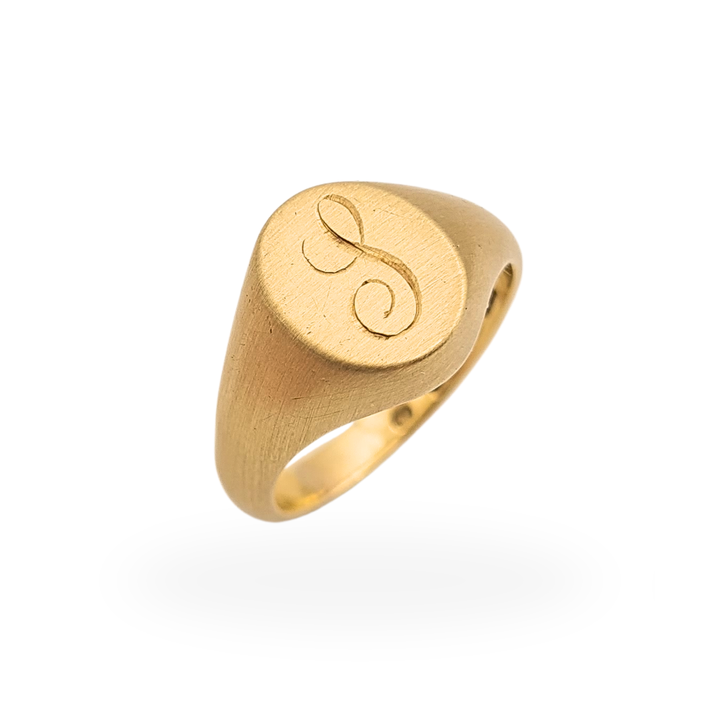 Vintage 9ct yellow gold engraved S initial signet ring with Birmingham 1993 hallmarks.