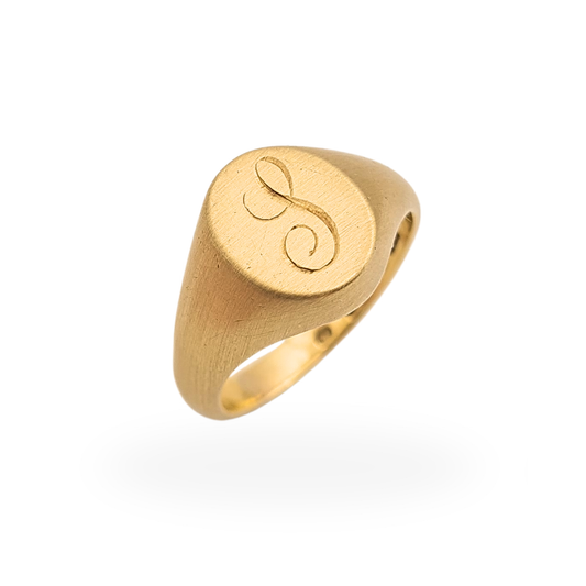 Vintage 9ct yellow gold engraved S initial signet ring with Birmingham 1993 hallmarks.
