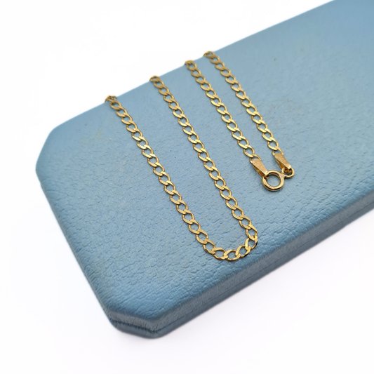 Fully British hallmarked 9ct gold hollow curb chain necklace with spring ring clasp, 18 inch (46cm), 2.3mm lightweight chain.