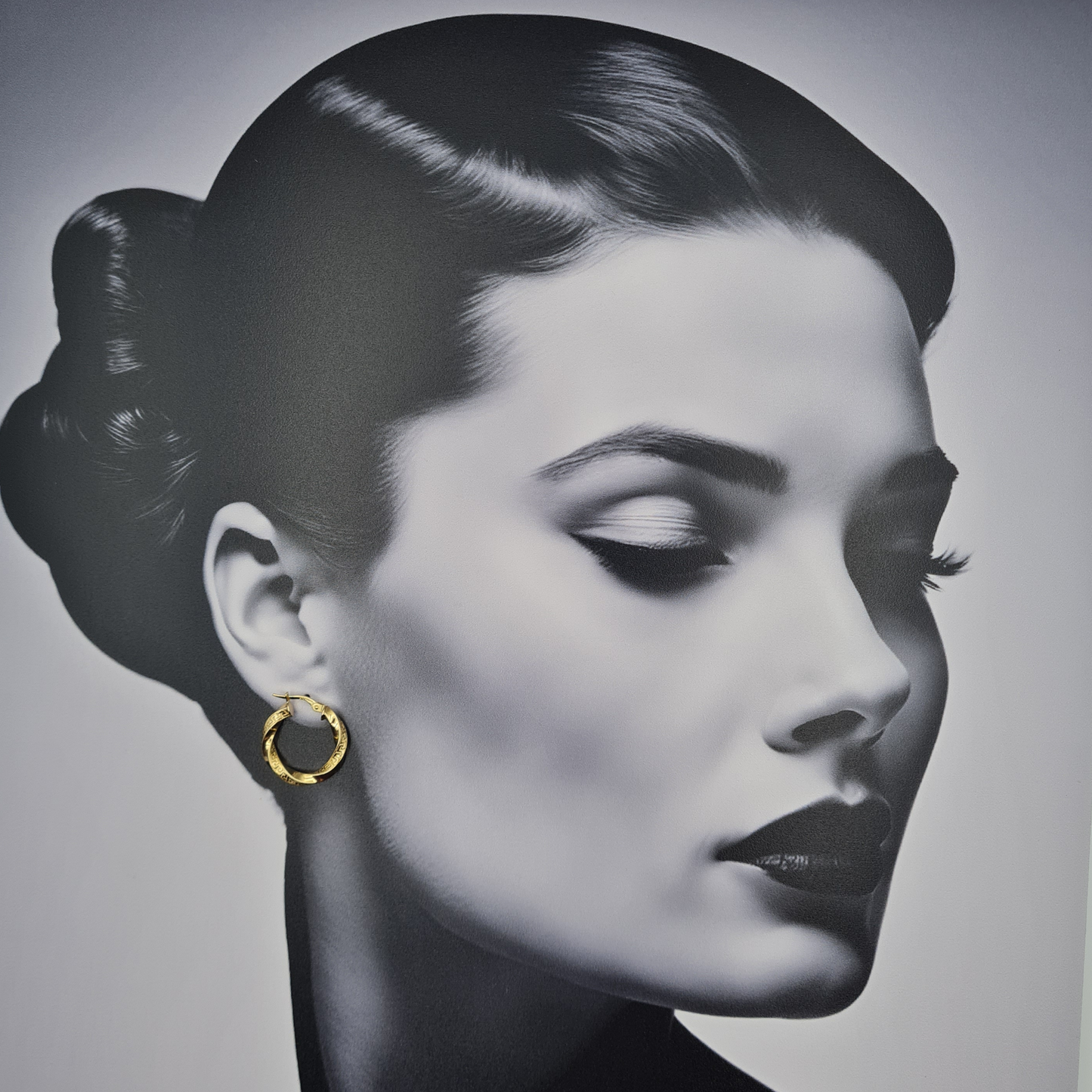 9ct Gold Twist Hoop Earrings 22mm Fully Hallmarked