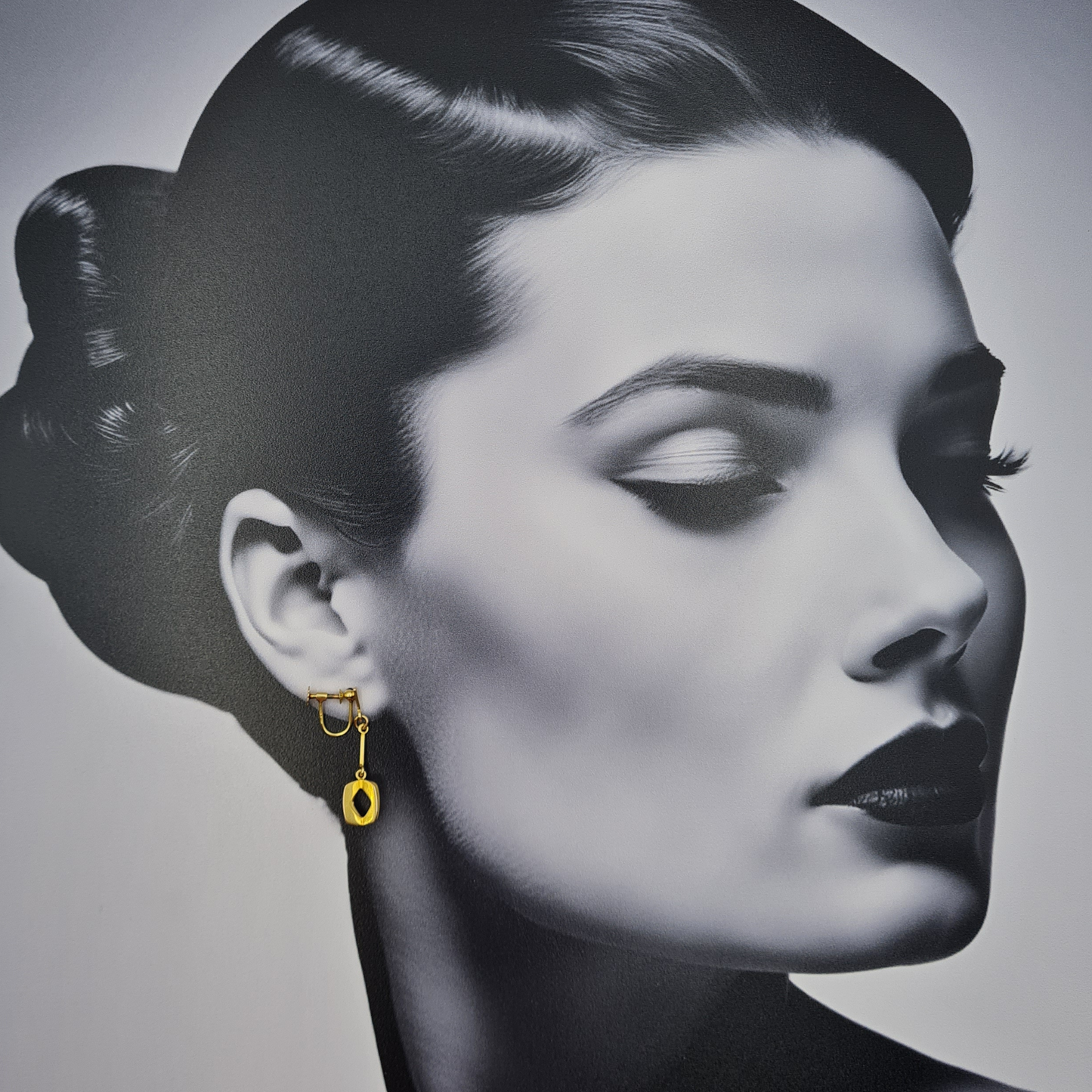 9ct Gold Drop Earrings, Screw Back Hallmarked Birmingham Reto