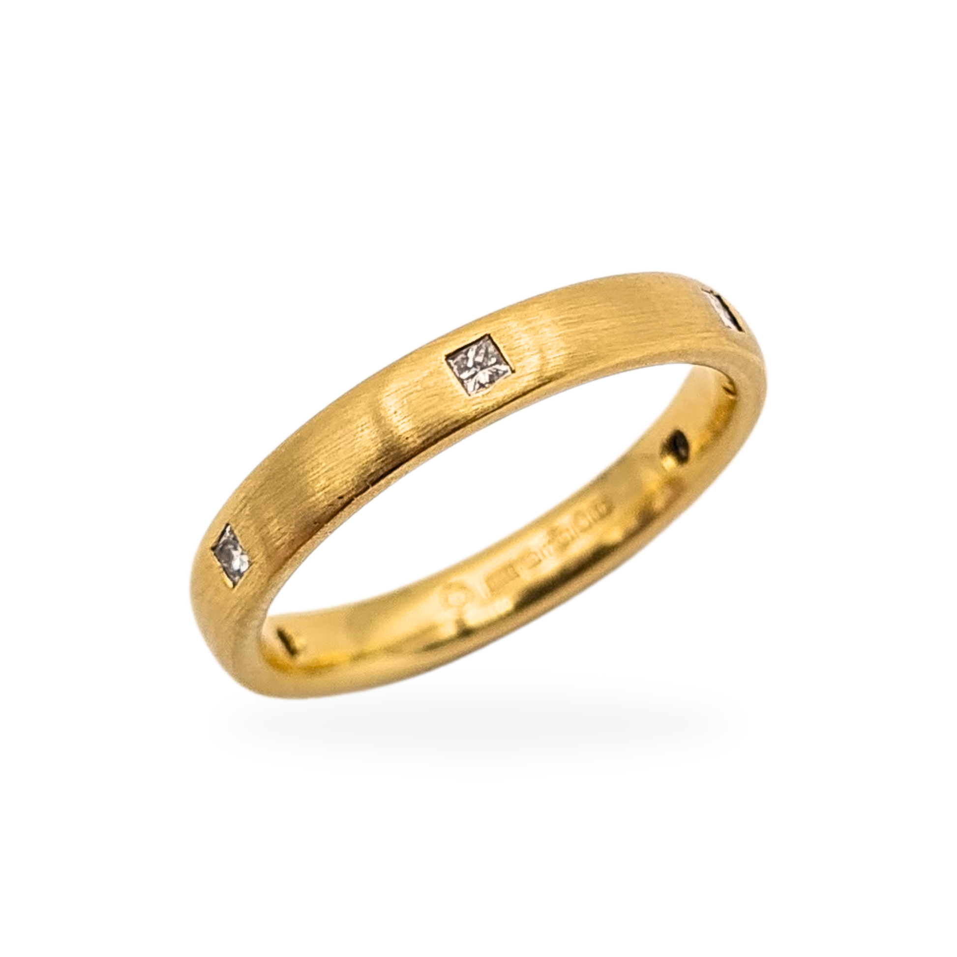 18ct gold wedding band set with six princess-cut diamonds, London hallmark 1959, brushed matte finish with comfort-fit interior, UK size K US 5 1/4, elegant vintage ring ideal as a wedding, stacking, or statement band.