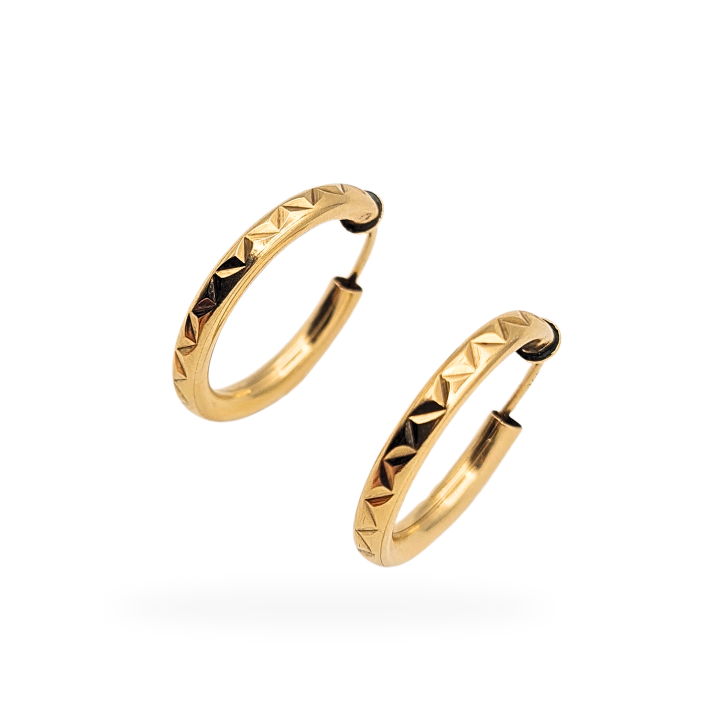 9ct Gold 18mm Hollow Hoop Earrings Zig Zag Pattern 9ct