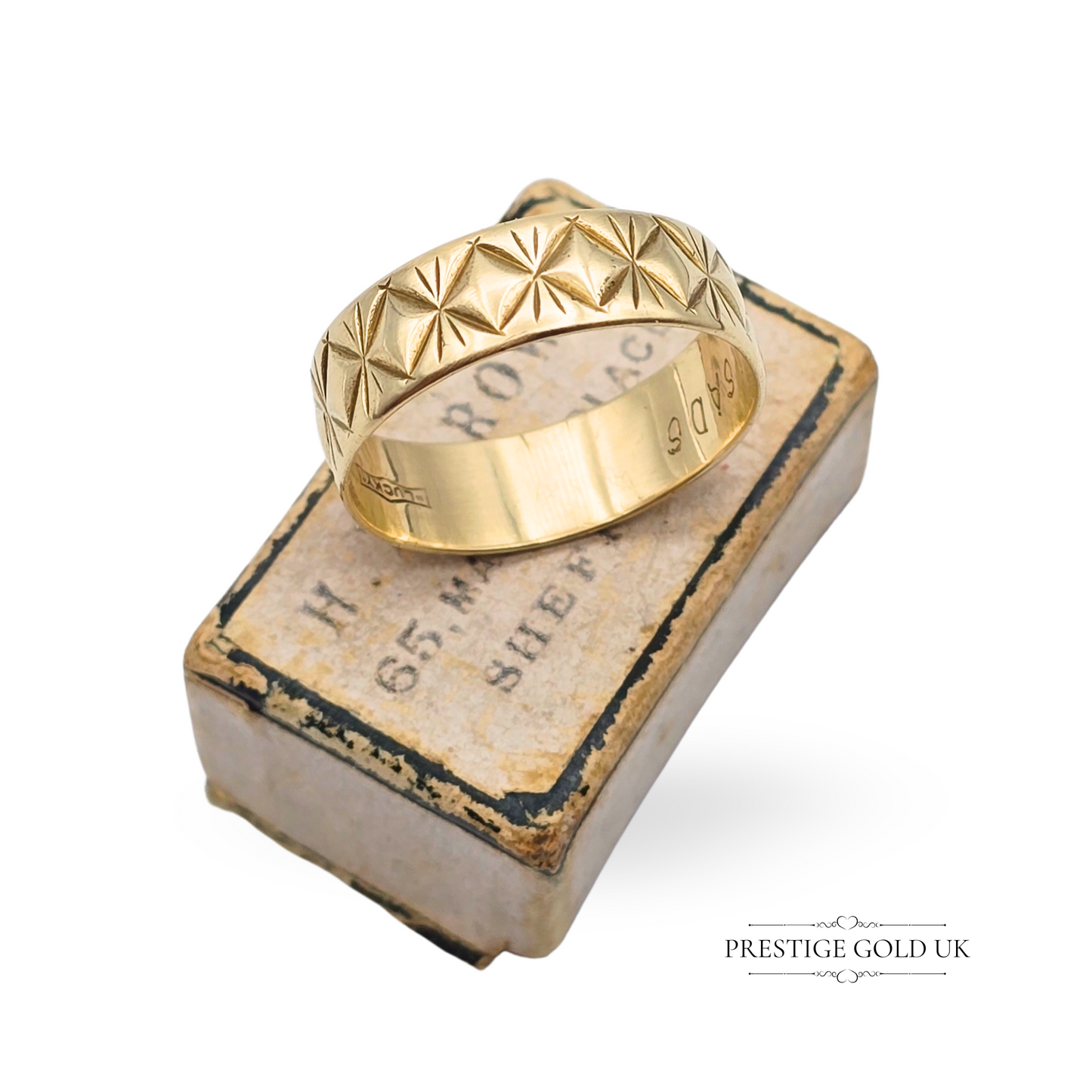 9ct Gold Star Pattern Wedding Band, Engraved “Lucky” Inside, UK O / US 7 1/4