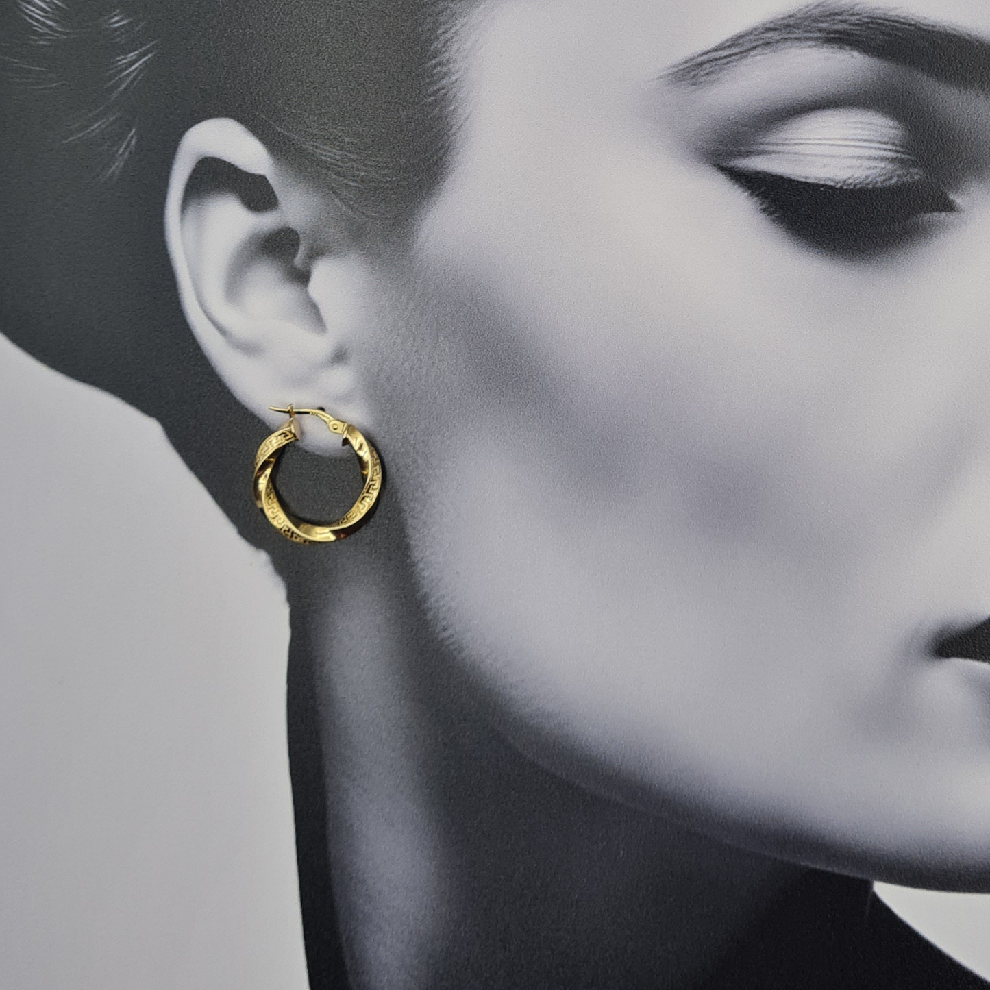 9ct Gold Twist Hoop Earrings 22mm Fully Hallmarked