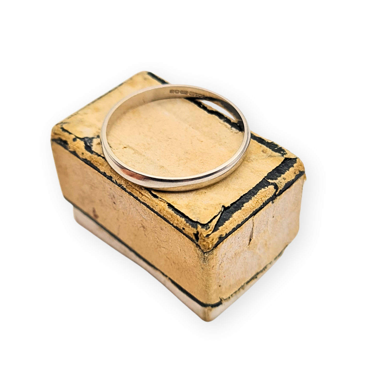 9ct White Gold Narrow Wedding Ring - Size UK O, US 7 1/4, Euro 55