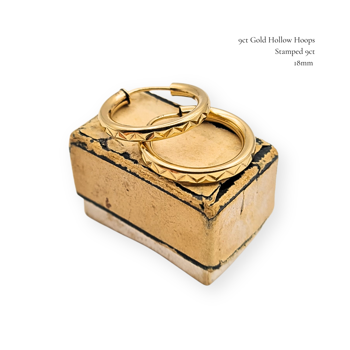 9ct Gold 18mm Hollow Hoop Earrings Zig Zag Pattern 9ct