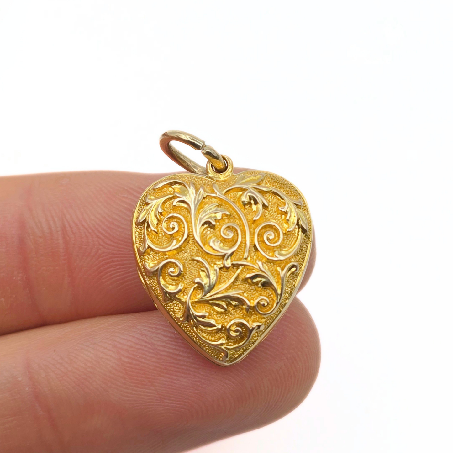 Antique 15ct Gold Heart Photo Locket, Heart Shaped Opening Phot Keepsake Pendant