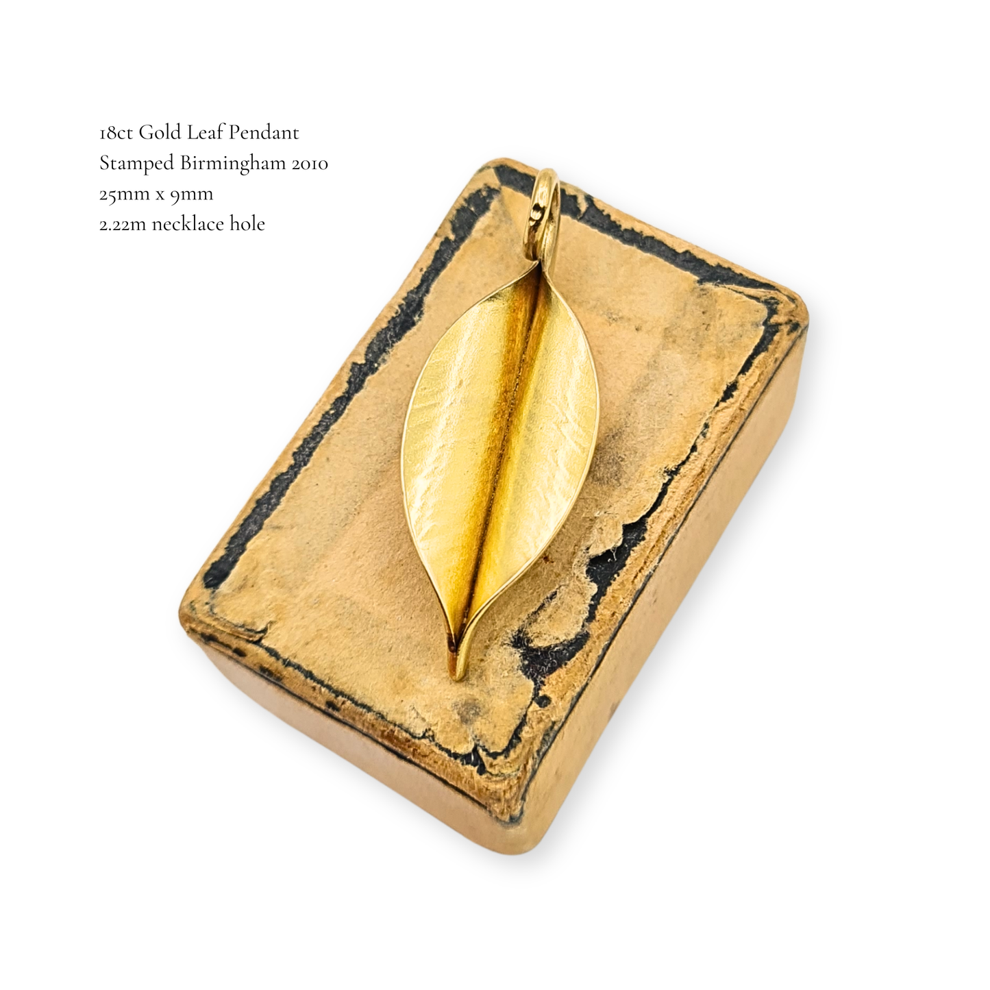 Solid 18ct Gold Leaf Pendant Hallmarked Birmingham 2010 Yellow Gold