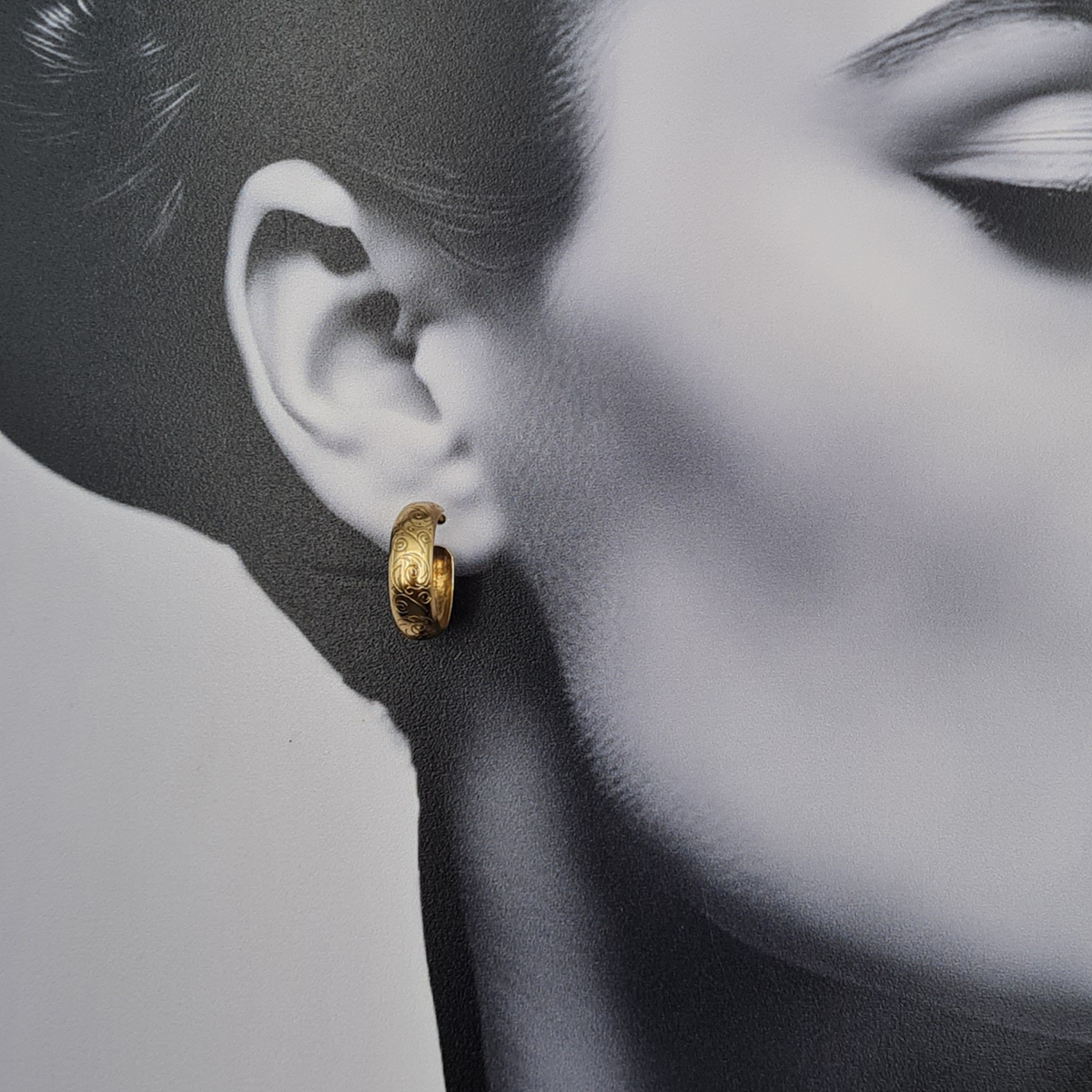 9ct Yellow Gold Engraved Hoop Earrings 18mm Domed 6mm Wide