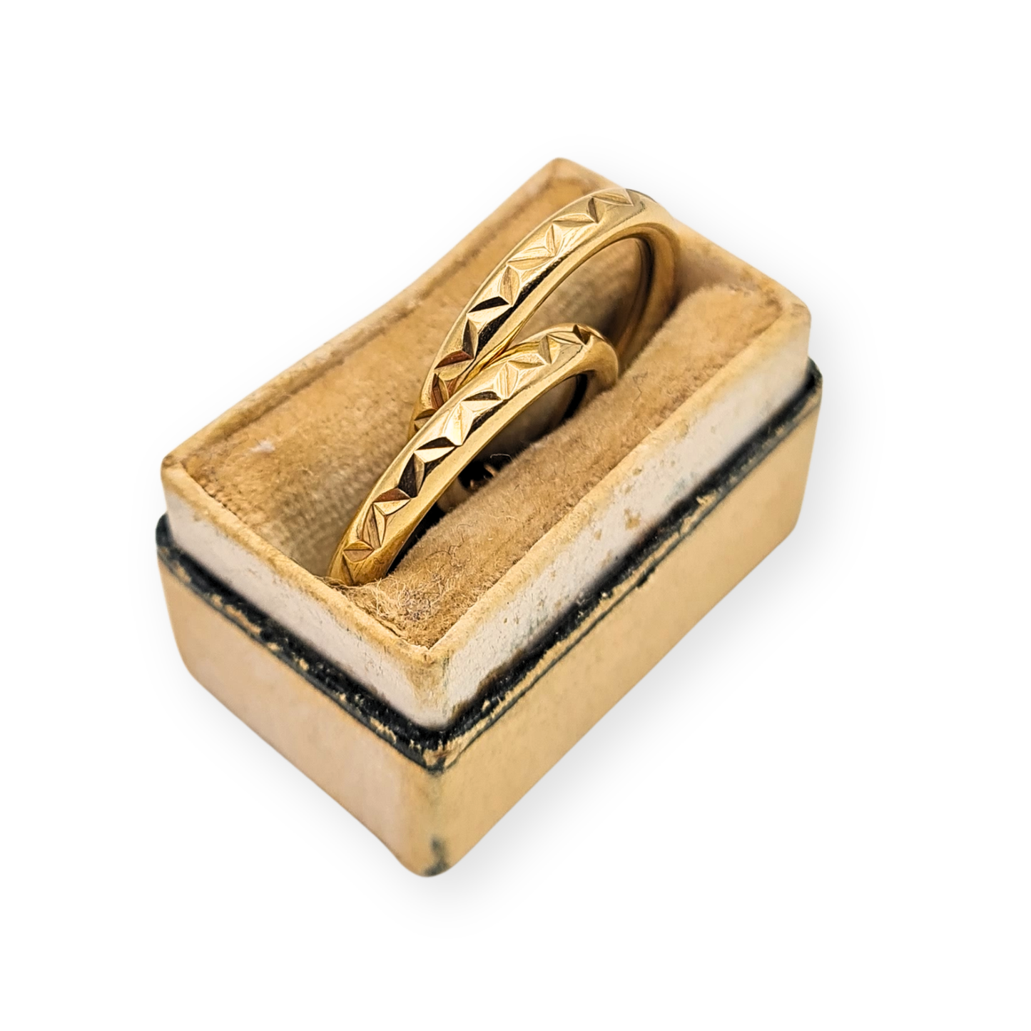 9ct Gold 18mm Hollow Hoop Earrings Zig Zag Pattern 9ct