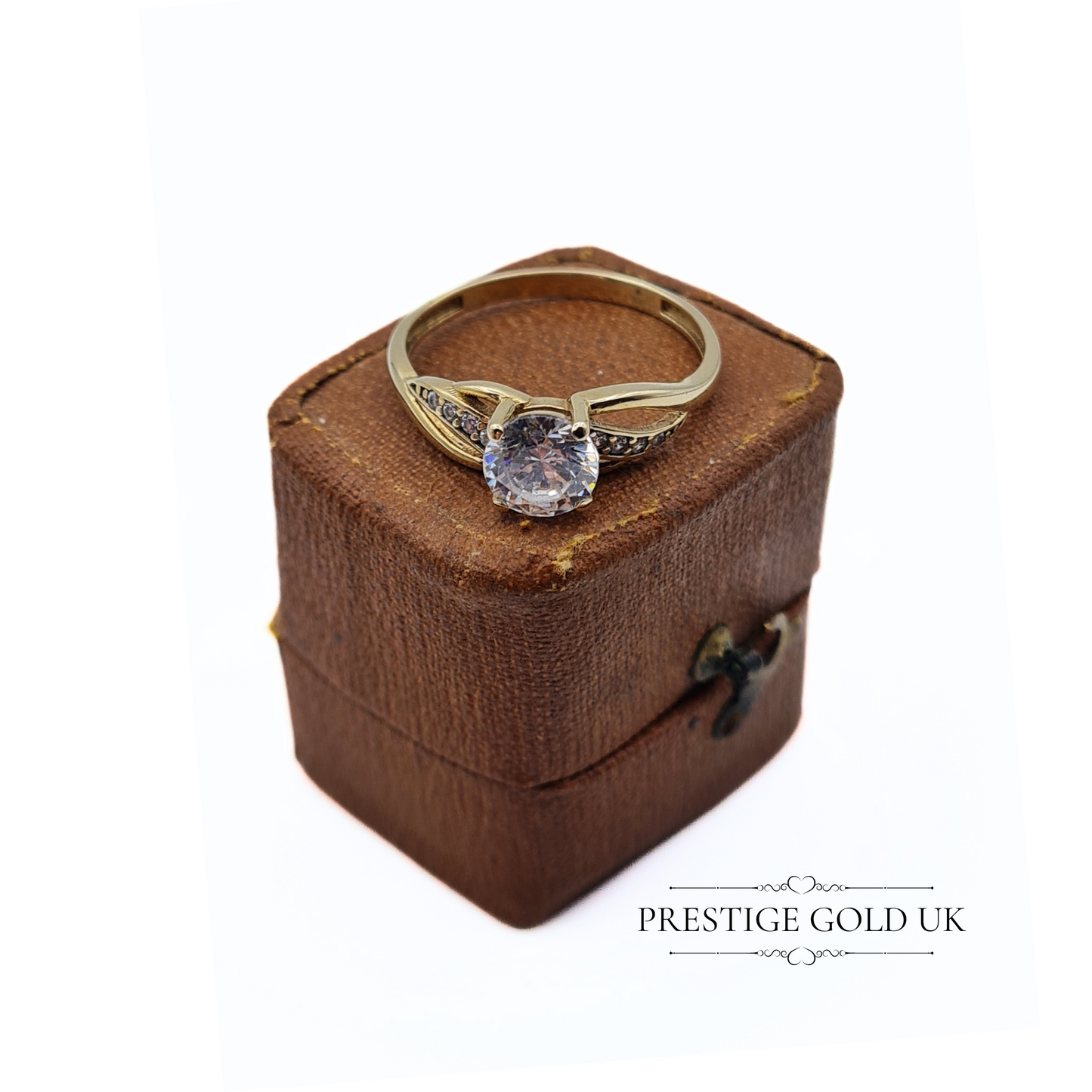 9ct Gold Cubic Zirconia Ring - Size UK Q, US 8, Euro 57 1/2