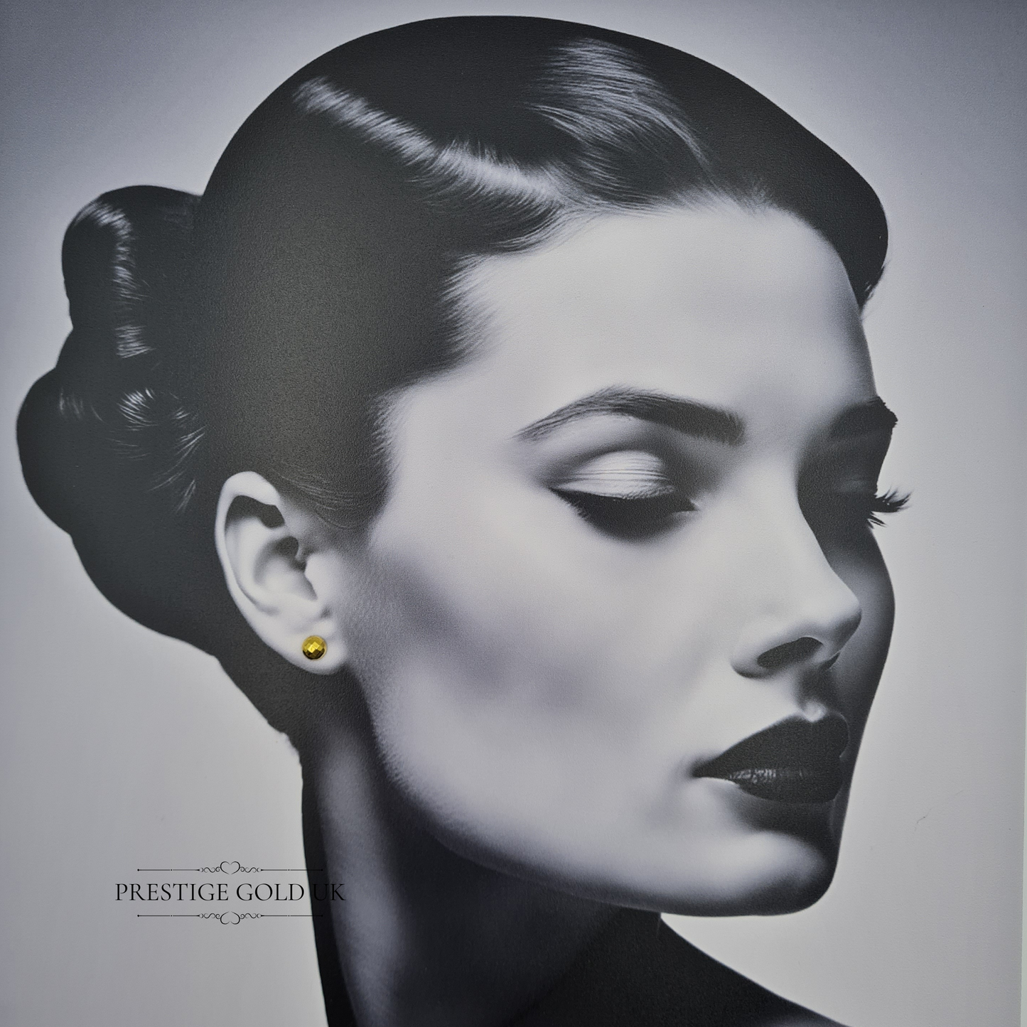 9ct Gold Round Geometric Stud Earrings with Butterfly Backs