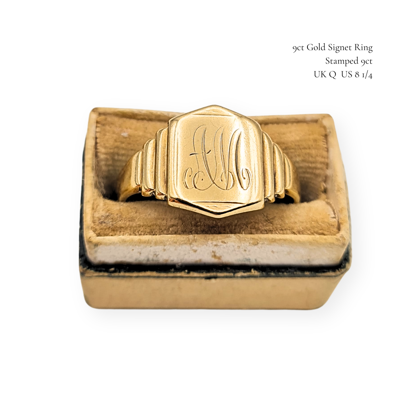 Large 9ct Gold Engraved Signet Ring UK Q US 8 1/4
