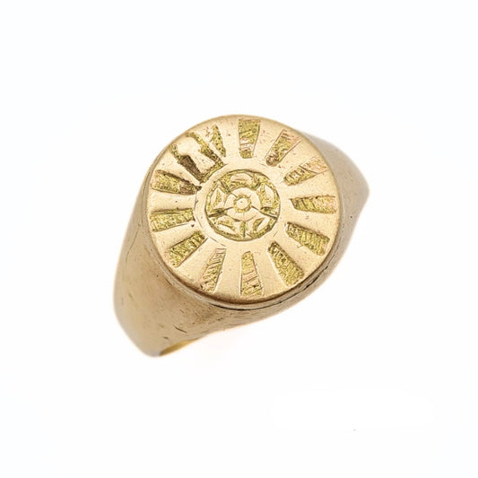 Vintage 9ct Gold Engraved Signet Ring - Size UK V, US 10 1/2, Euro 63.5